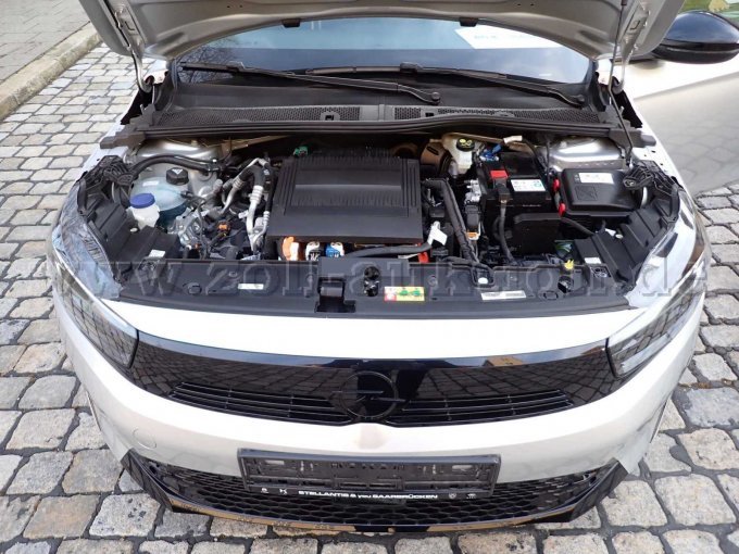 Frontansicht Motorraum