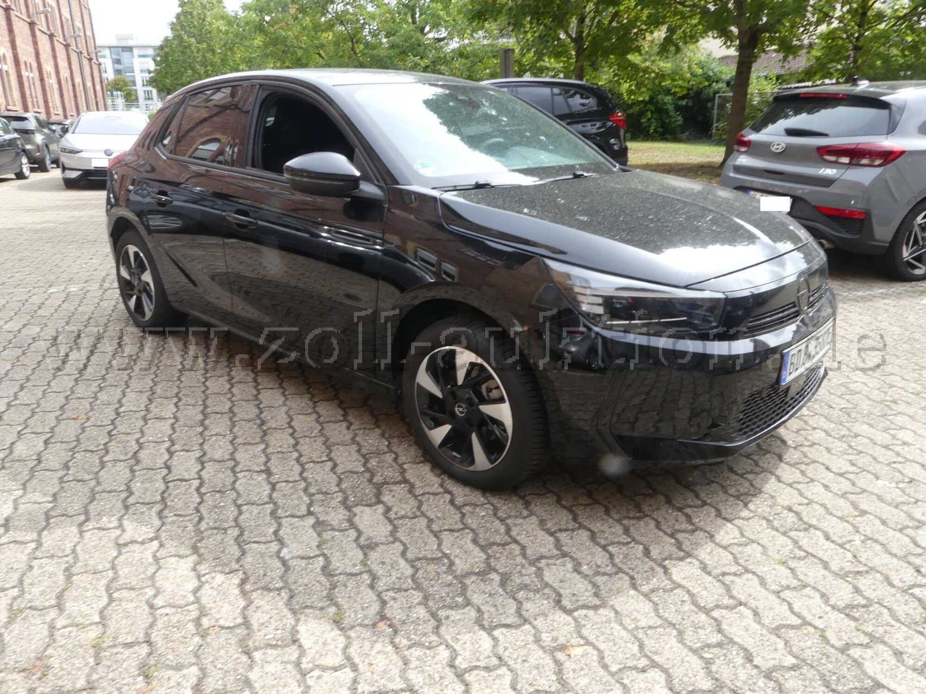 1 Opel Corsa F e GS - BD8-3587E