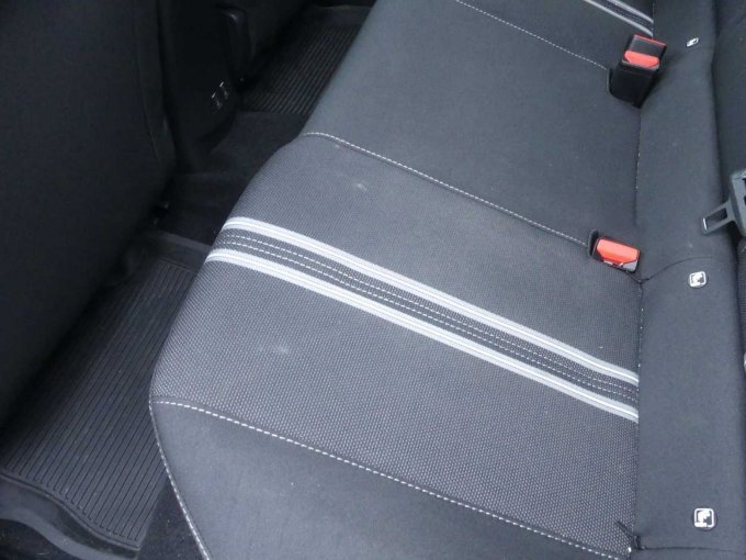 Sitzbank hinten Flecken