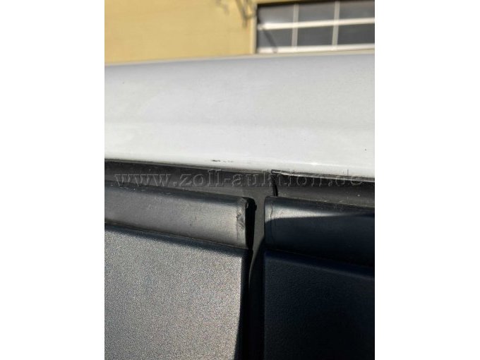 Lackschaden Dachholm rechts