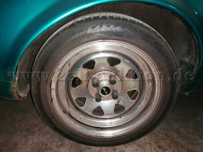 Reifen vorne links, leichte Korrosion erkennbar