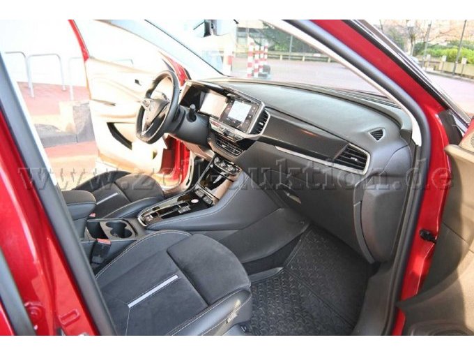 Innenansicht vorne rechts