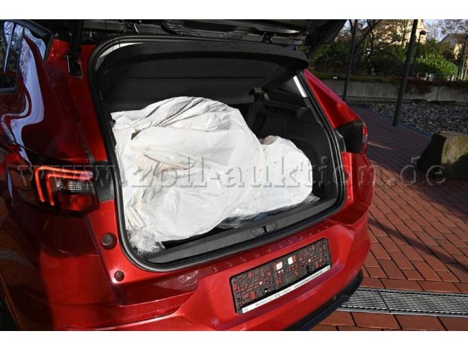 Ansicht Kofferaum mit darin liegendem Sommerradsatz