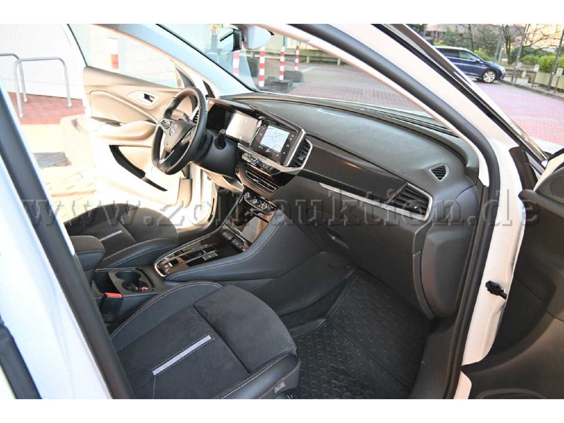 Innenansicht vorne rechts