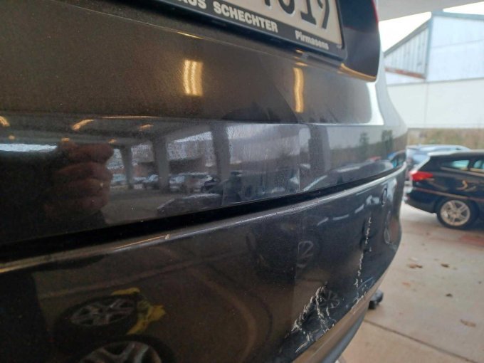 Stoßfänger hinten deformiert