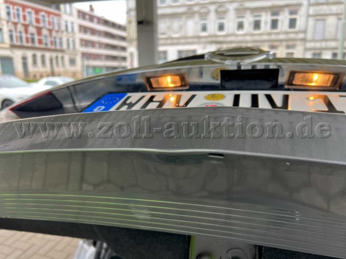 Heckklappe verformt unterhalb