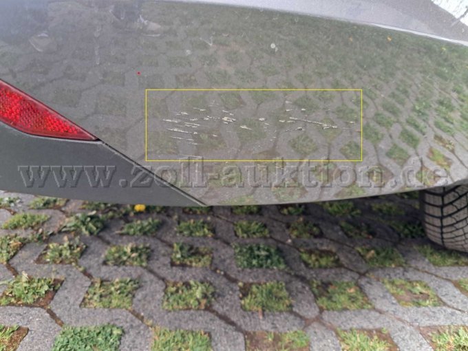 Beschädigung Stoßfänger hinten rechts