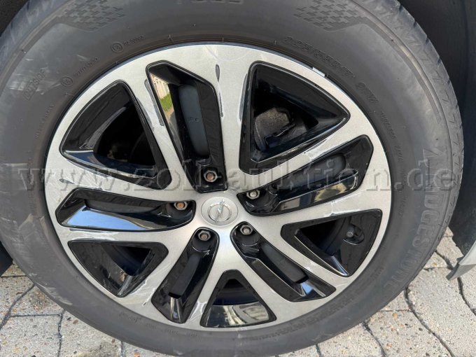 Leichtmetallfelge verschrammt
