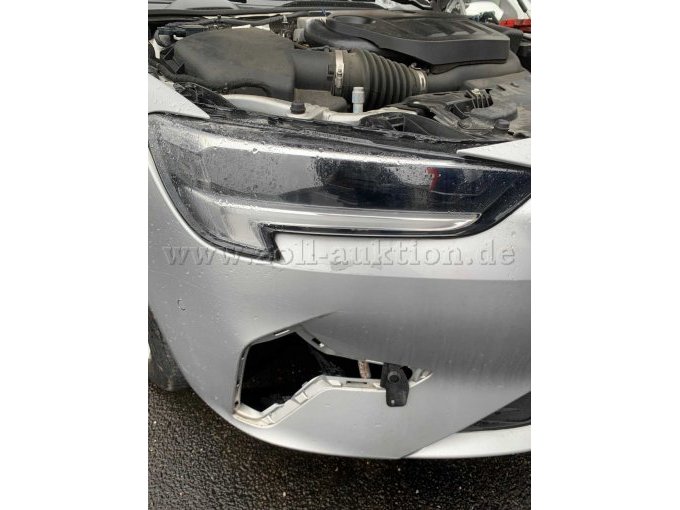 Beschädigte Frontmaske