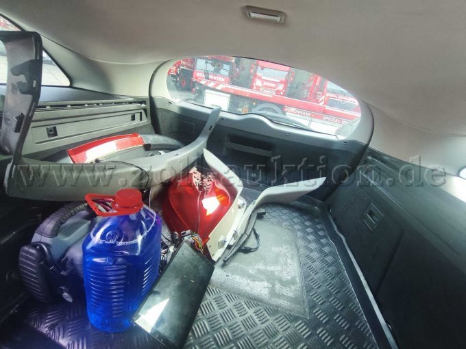 Kofferraum und fahrzeug ersatzteile