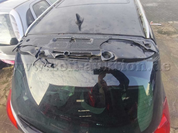 Fahrzeug Heck fehlender Spoiler