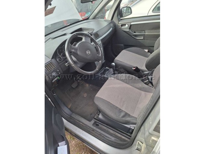 Innenraum Fahrerseite