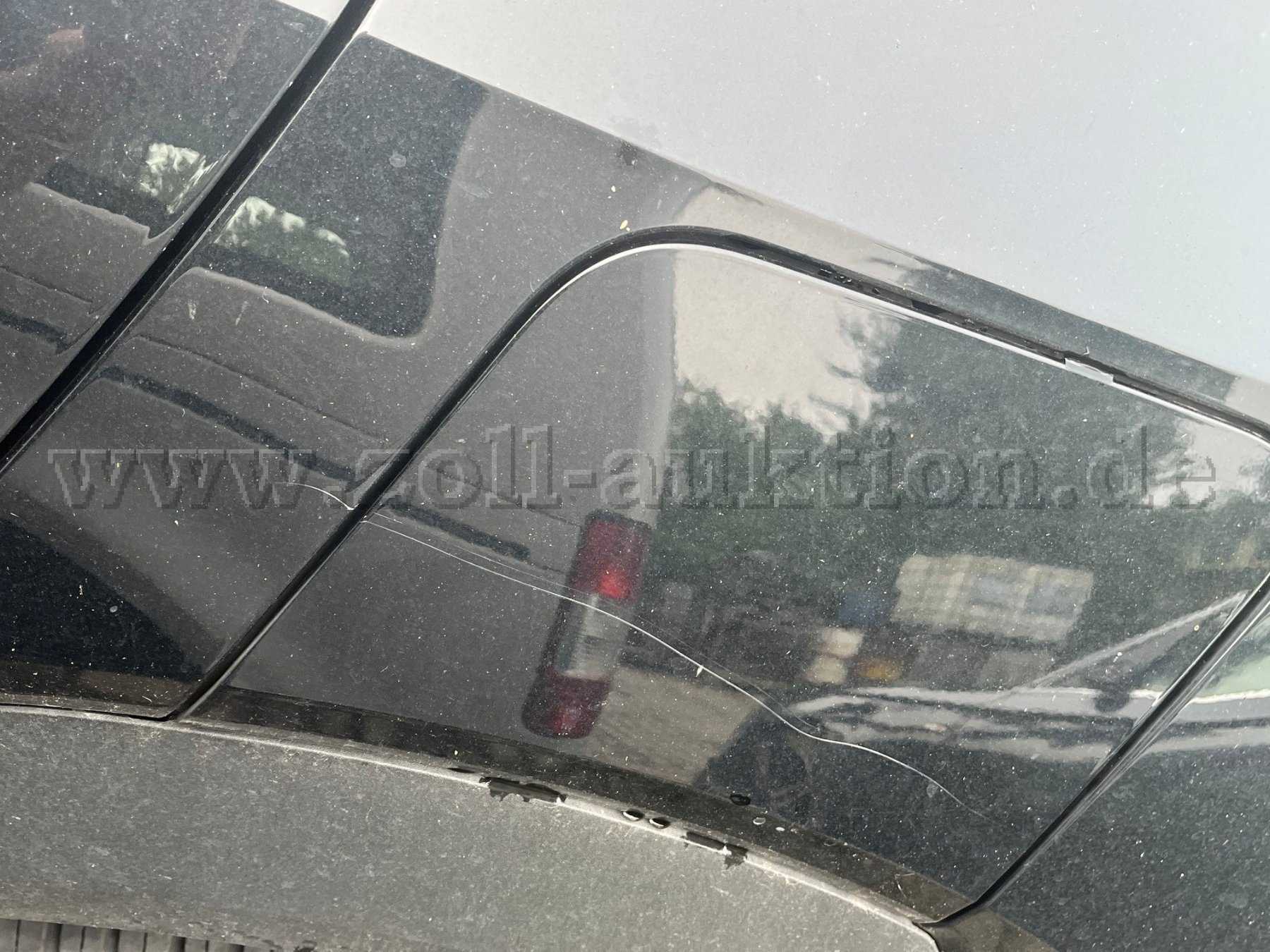 Ansicht Fahrzeug links Tankdeckel