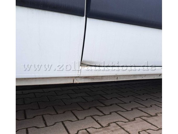 Schiebetür mit Eindellung