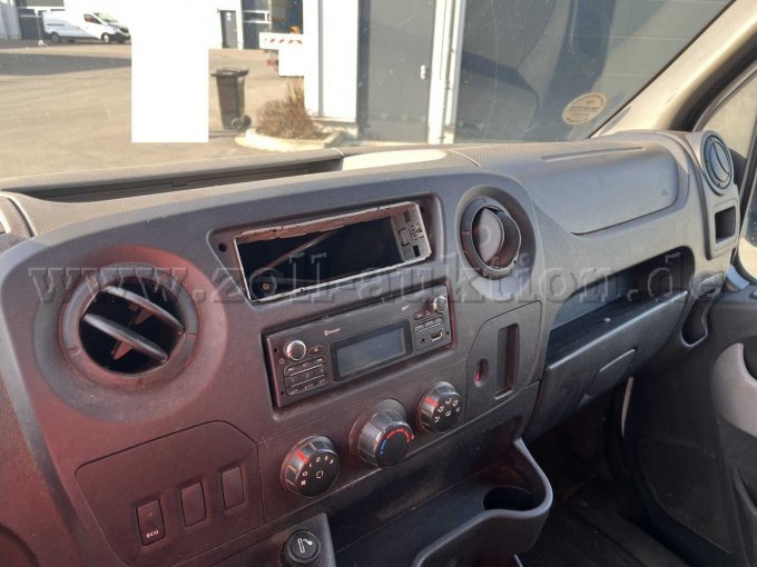 Ansicht: innnen, Radio, Bedienung Heizung und Lüftung