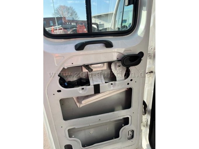 Detail Unfallschaden, Tür hinten links, innen