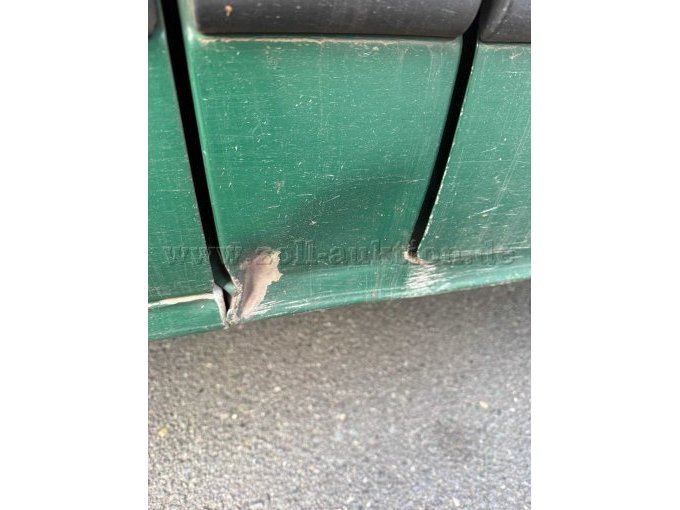 Delle zwischen Beifahrertür und hintere rechte Tür