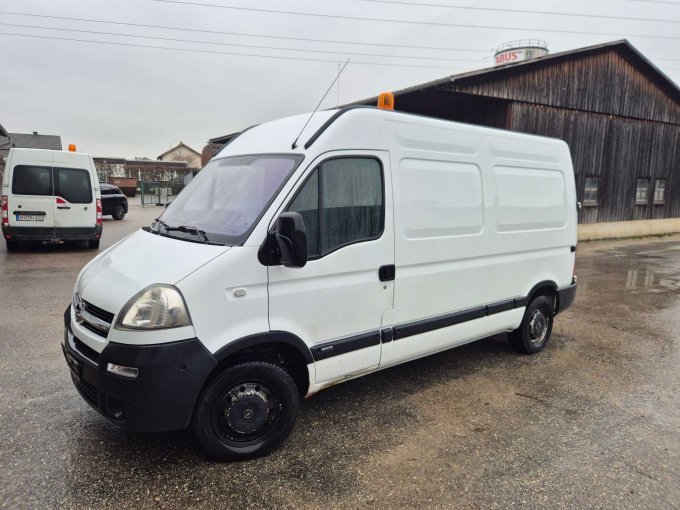 Seitenansicht links vorne