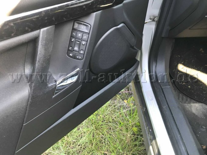 Türverkleidung Innenraum abgegriffen