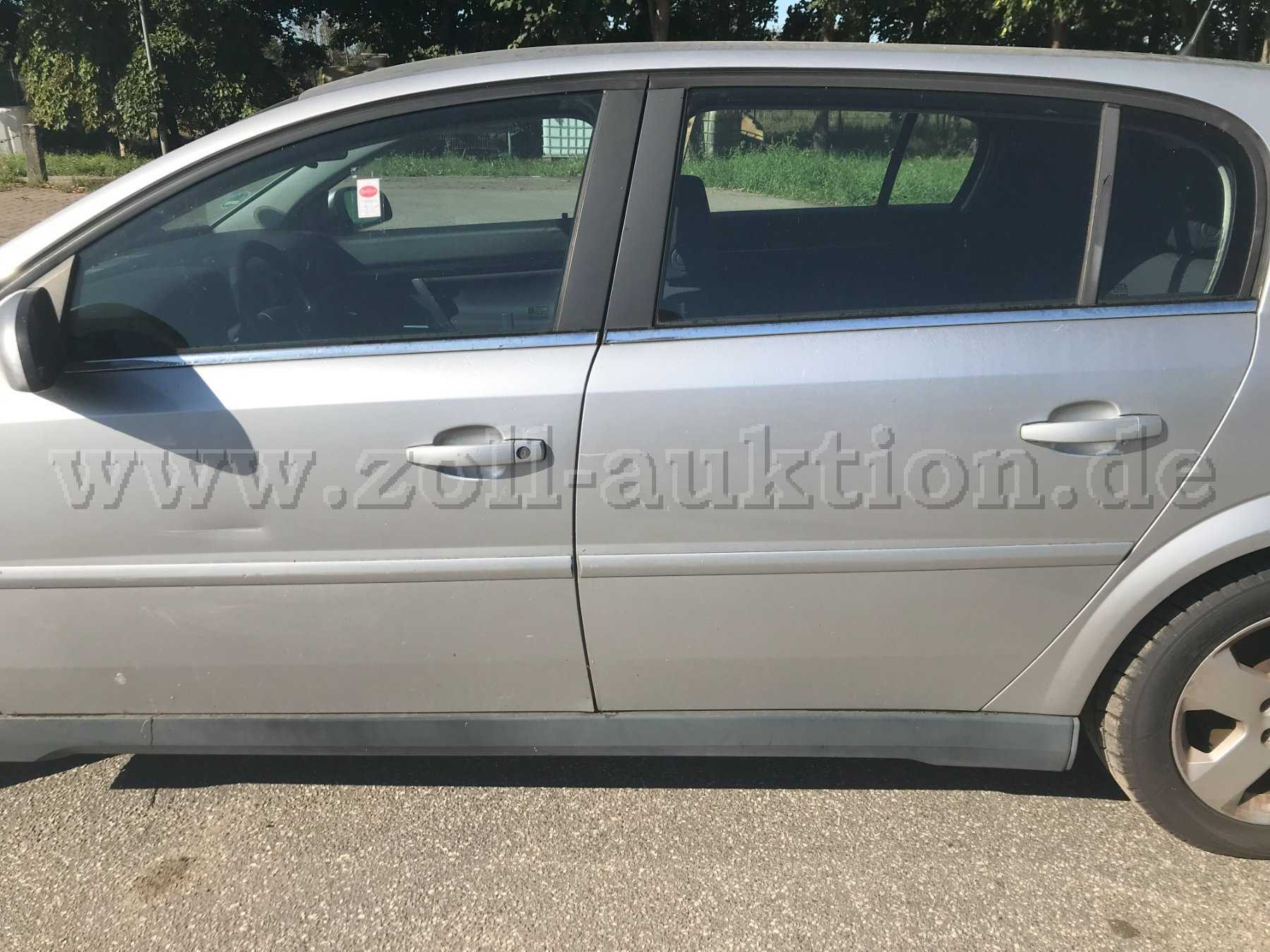 Nahansicht Seite links mit Beule