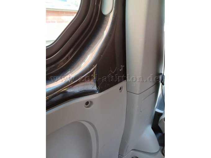 Kratzer Innenraum Fensterverkleidung links