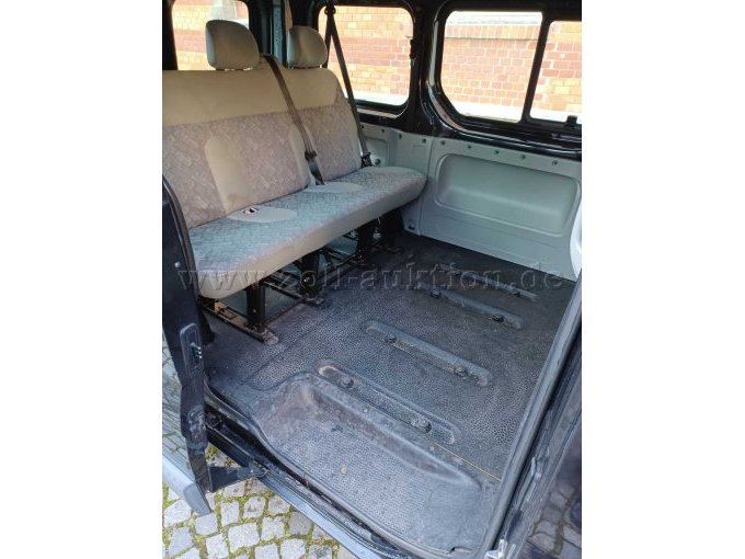 Innenraum hinten mit fehlender 2. Sitzreihe