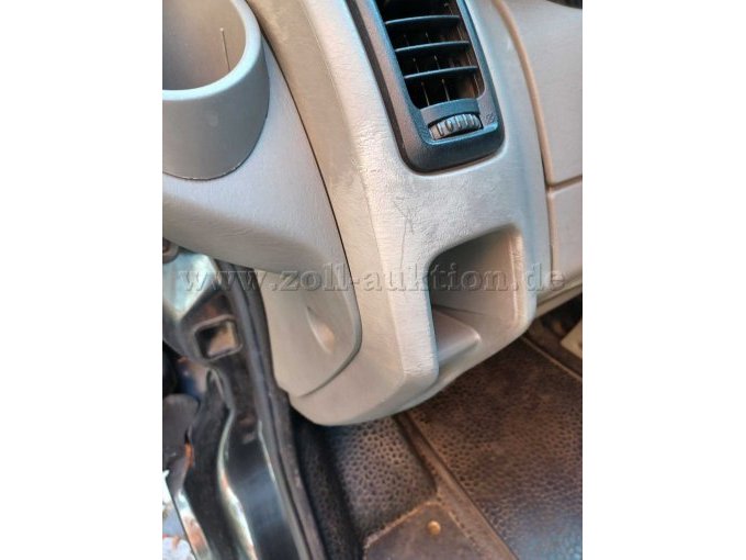 Abnutzung Armaturenbrett Einstieg Fahrerseite vorne