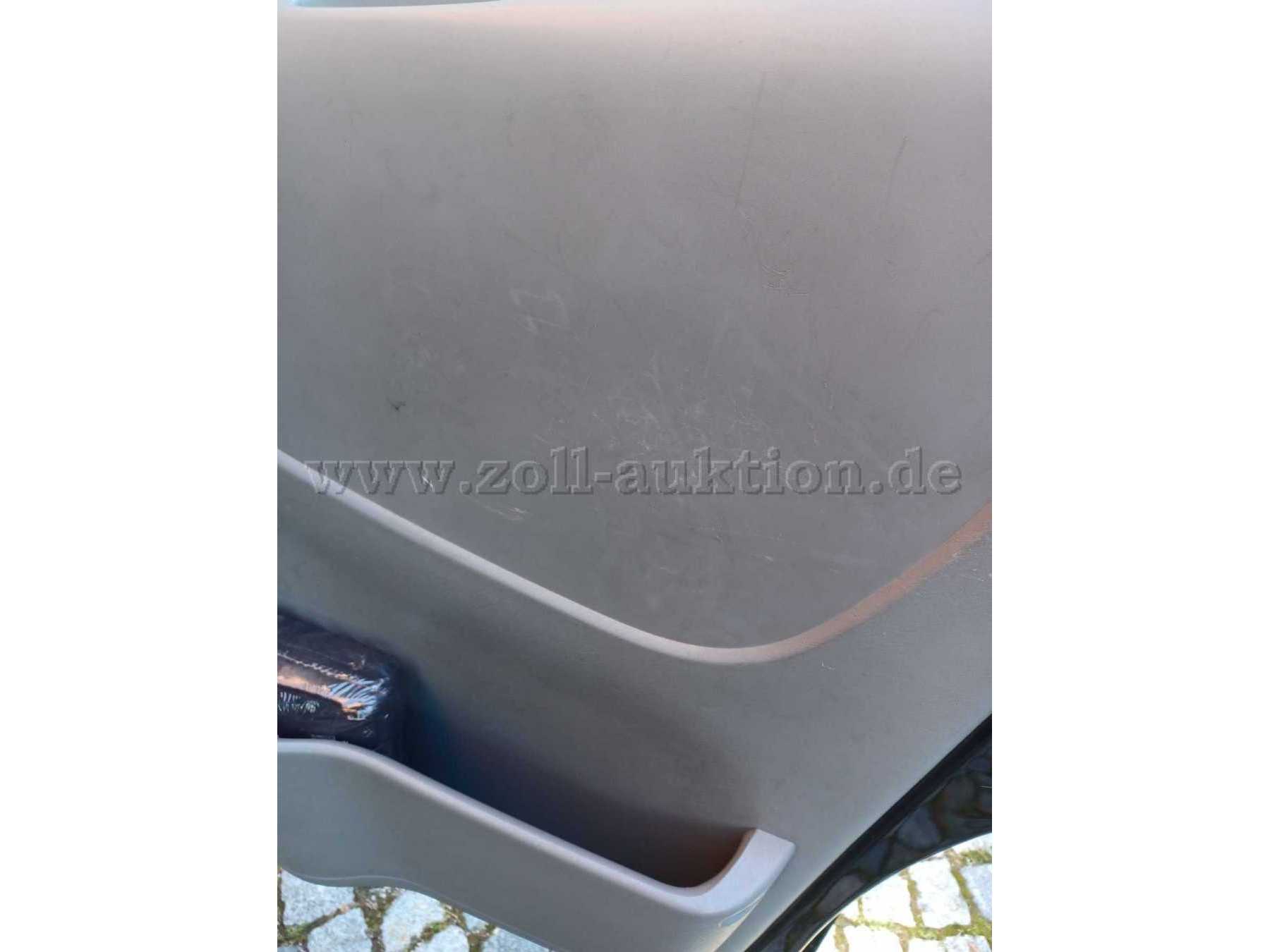 Gebrauchsspuren Türverkleidung vorne rechts