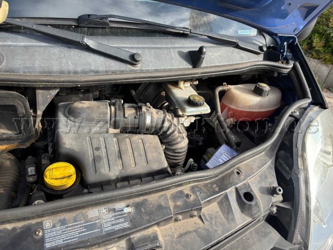 Motorraum 1