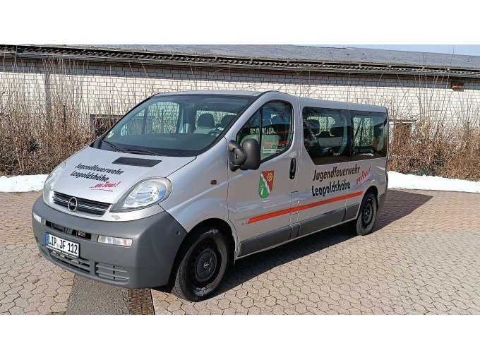 seitlich vorne links