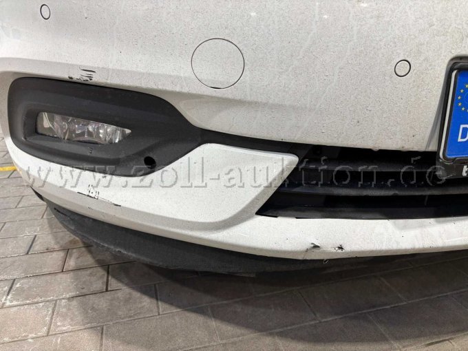 Beschädigung Stoßfänger vorn