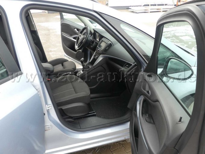 Innenansicht vorn rechts