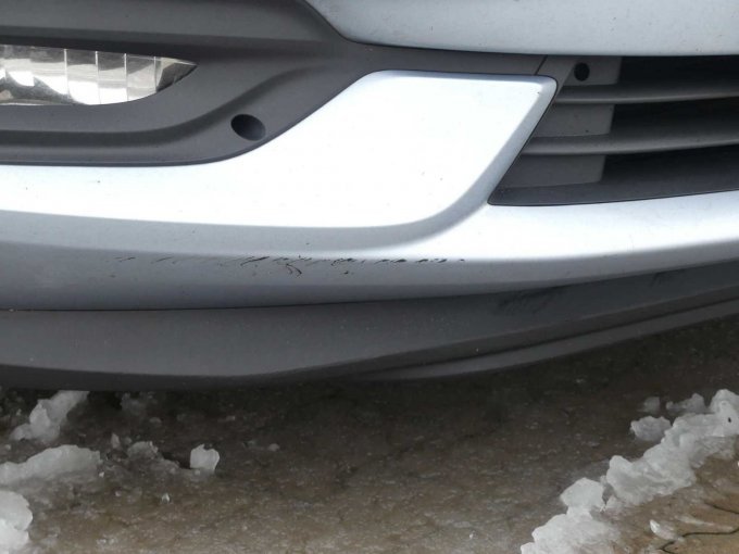 Beispiel Kratzer, Lackschäden und Beschädigungen Stoßfänger