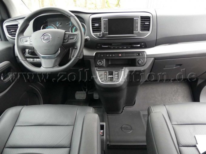 Innenansicht vorne mittig