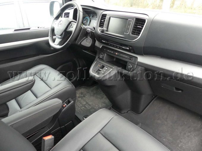 Innenansicht vorne rechts