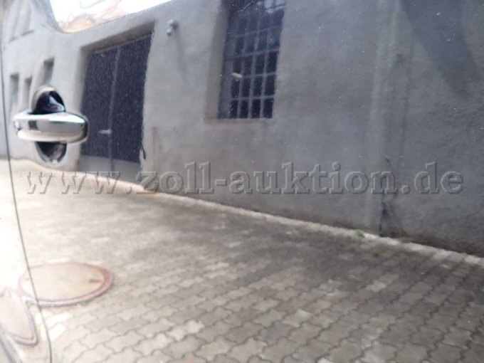 Beschädigung Vordertür rechts