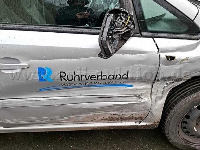 Schaden rechte Seite