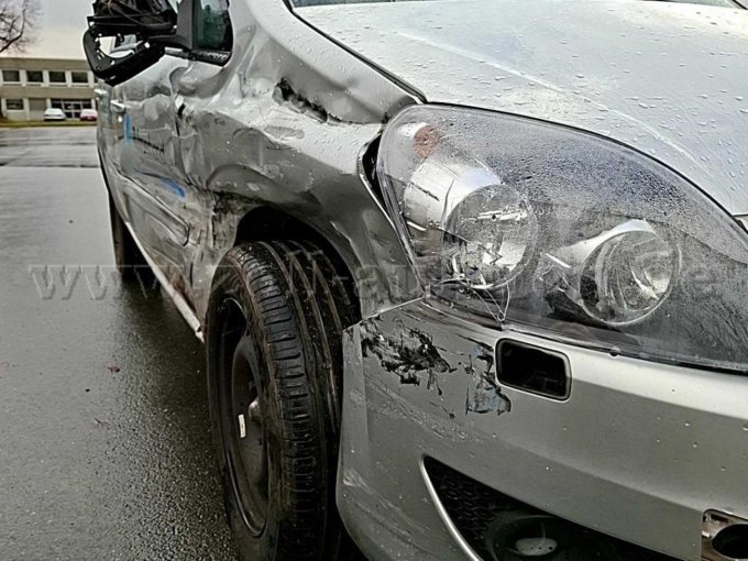 Schaden rechte Seite