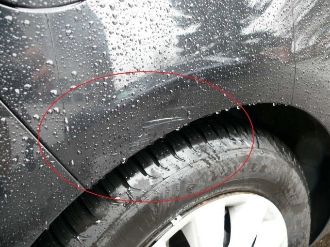 Beispielschaden Kratzer Radlauf hinten rechts