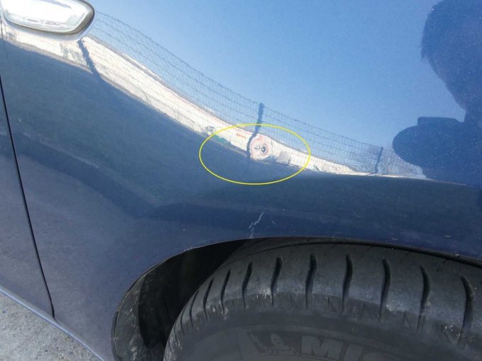 Delle Kotflügel vorn rechts