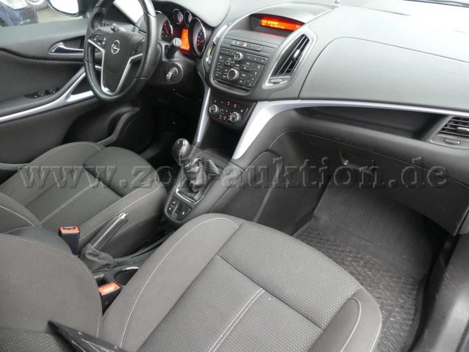 Innenansicht vorne rechts