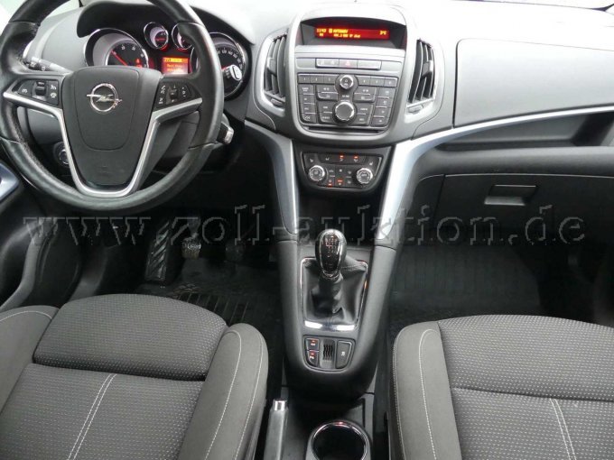 Innenansicht vorne Mitte