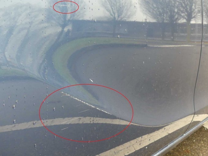 Kratzer Türe hinten rechts