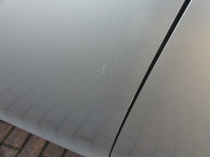 Beschädigung Kratzer Tür