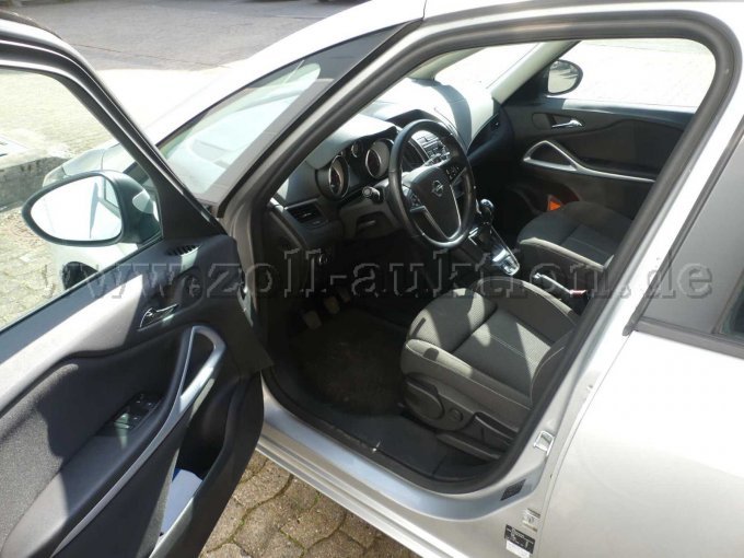 Innenansicht vorn links