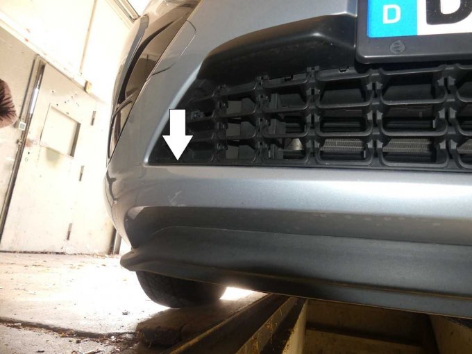 Kratzer Stoßfänger vorn