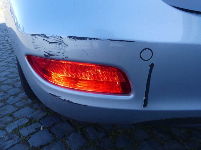 Beschädigung Stoßfänger hinten