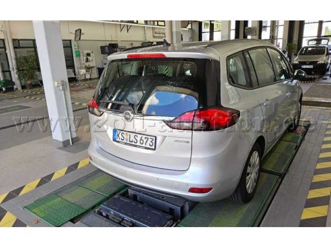 1 Opel Zafira Tourer 1.6 Diesel Manuell – foto 2 – kavel bij Zoll-Auktion, Hoppegarten