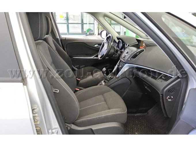 1 Opel Zafira Tourer 1.6 Diesel Manuell – foto 3 – kavel bij Zoll-Auktion, Hoppegarten