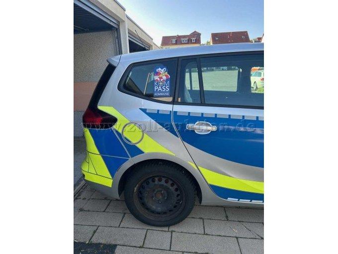 seitliche Hinteransicht Beifahrerseite